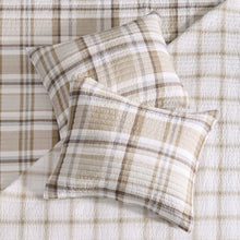 Load image into Gallery viewer, Spencer Plaid Quilt