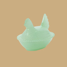 Load image into Gallery viewer, Hen on Nest Covered Dish