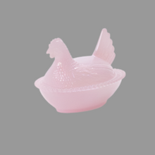 Load image into Gallery viewer, Hen on Nest Covered Dish