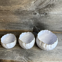 Load image into Gallery viewer, Scalloped Gold Edge Bowls