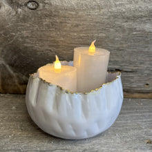 Load image into Gallery viewer, Scalloped Gold Edge Bowls