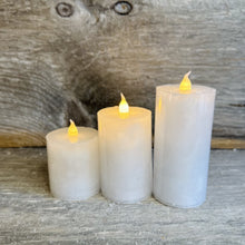 Load image into Gallery viewer, LED Realistic Wick Pillar Candles