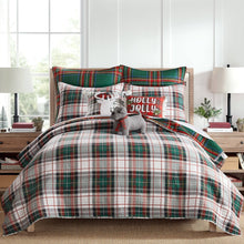 Load image into Gallery viewer, Spencer Plaid Quilt