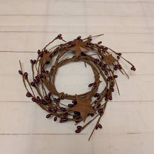 Load image into Gallery viewer, 2.5" Pip Berry Candle Ring with Rusty Stars
