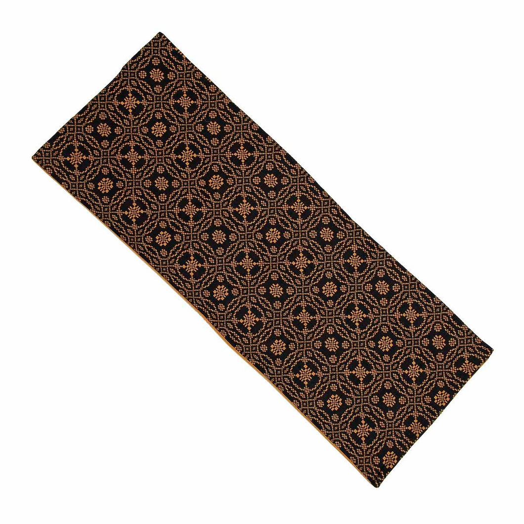 Lover's Knot Jacquard Table Runner