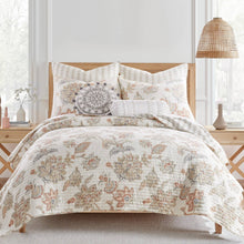 Load image into Gallery viewer, Selesta Quilt Set
