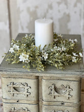 Load image into Gallery viewer, Moongate Blooms Candle Ring

