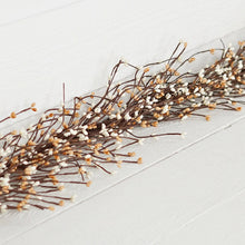 Load image into Gallery viewer, Butter Cake Pips Garland
