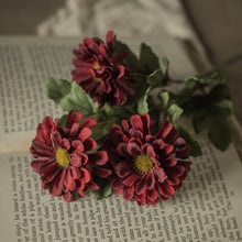 Load image into Gallery viewer, 10.5&quot; Red Zinnia Pick
