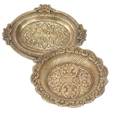 Load image into Gallery viewer, Scalloped Brass Dish
