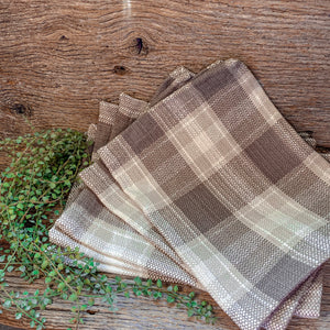 Weathered Oak grey plaid placemat and napkin set is a wonderful accent to any farmhouse-inspired home.